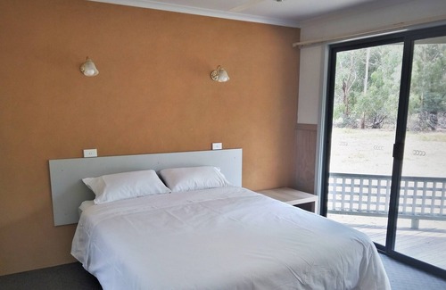 Halls Gap Apartment | Boronia Peak Villas Unit 9-233 Grampians road Halls Gap
