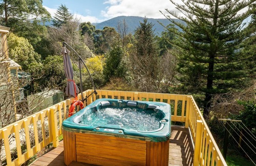 Warburton House | Boronia Views in Warburton