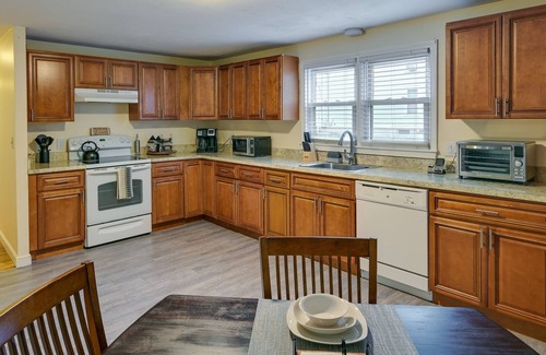 Fairmount Hill Apartment | Boston Duplex w/Foosball Table: 11 Mi to Downtown