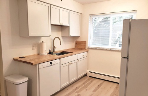Westwood Apartment | Botanical Beautiful; Pet Friendly; 6 Miles to UCMC. Perfect For Long Term Stays