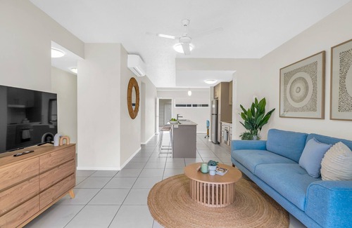 Edge Hill Apartment | Botanical- Edge Hill Village
