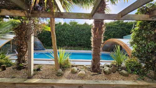 Kingsgate House | Botany Bay Beach House - Heated Pool & Sea Views