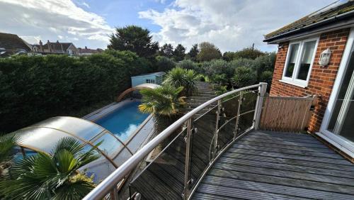 Kingsgate House | Botany Bay Beach House - Heated Pool & Sea Views