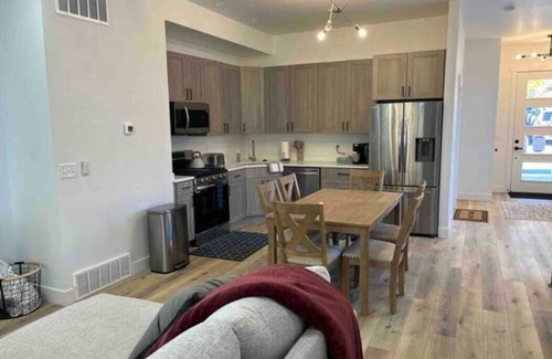 East Central House | Both Sides of New Construction Twin Home