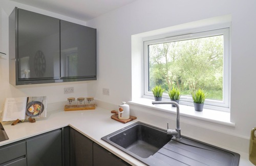 Wolverhampton Cottage | BOTTERHAM HOUSE, pet friendly, with a garden in Wombourne