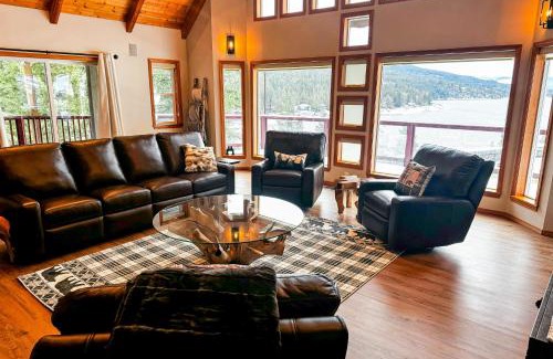 Sagle House | Bottle Bay View Lodge