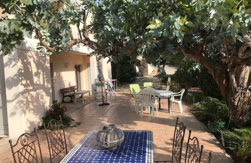 Giens House | Bottom of villa with sea view terrace and 10 minutes walk from the sea.
