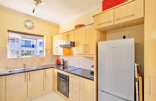 Century City Apartment | Bougain Villas