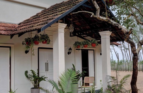 Chavakkad Villa | Bougainvillea Beach Home - Guruvayur - Chavakkad