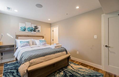 Trinidad Apartment | Bougainvillea DC 2 bedrooms 2 bathrooms plus den with twin sofa bed and queen sofa bed in living room