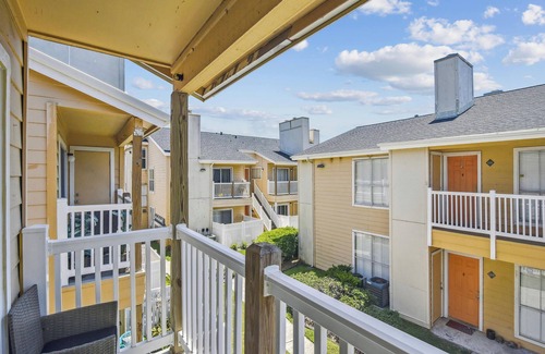 Galveston Condo | Bougie Beach Bungalow | Resort Pool