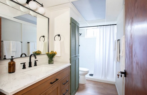 South Boulder Apartment | Boulder Basecamp – 6BR Home with Deck & Views