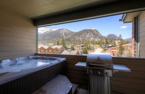 Frisco Condo | Boulevard Bend P2 3 Bedroom Condo by RedAwning