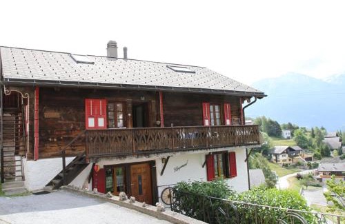 Erschmatt Apartment | Boutique Apartment in Valais with Balcony