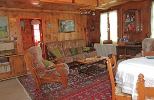Erschmatt Apartment | Boutique Apartment in Valais with Balcony