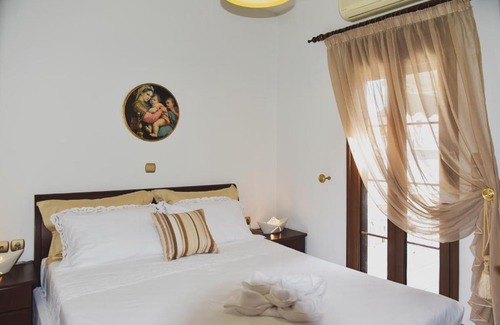 Pythagorion Apartment | Boutique Home in Beating Heart of Pythagorion