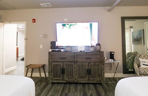 Seneca Apartment | Boutique hotel in historic downtown Seneca Room #3, two Queen beds.