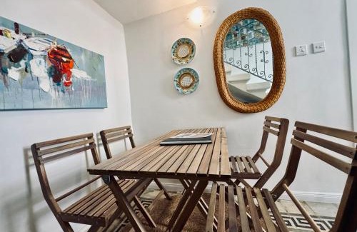 Hamrun House | Boutique House Near Valletta - 2 Stylish Double Bedrooms with Bathrooms, WiFI & Amenities - Non Sharing
