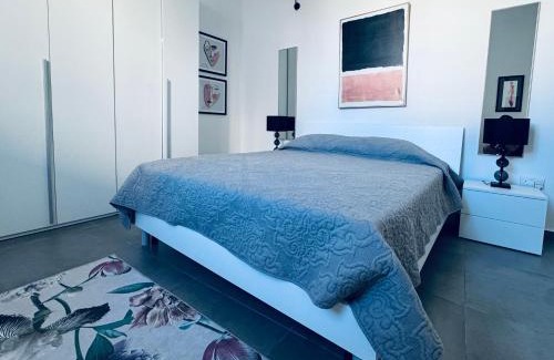 Hamrun House | Boutique House Near Valletta - 2 Stylish Double Bedrooms with Bathrooms, WiFI & Amenities - Non Sharing