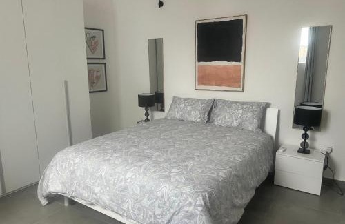Hamrun House | Boutique House Near Valletta - 2 Stylish Double Bedrooms with Bathrooms, WiFI & Amenities - Non Sharing