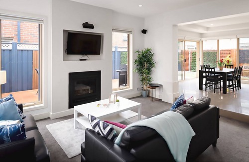 Mentone House | BOUTIQUE STAYS - Mentone Abode