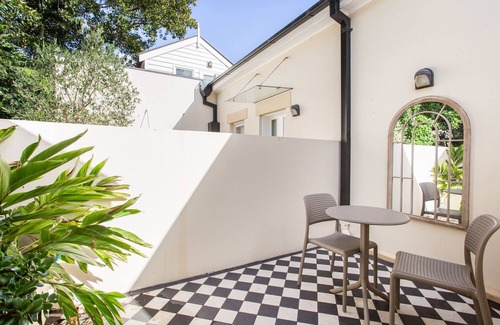 Lewisham Apartment | Boutique Studio with Balcony in Perfect Location