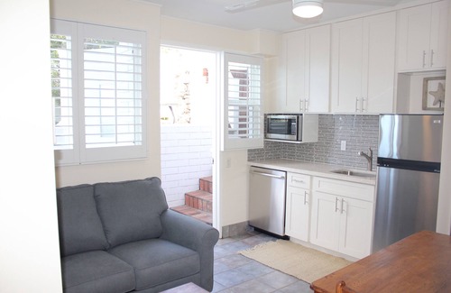 Waialae Iki Ridge Apartment | Boutique-style 1 BR 1 BA with ocean views