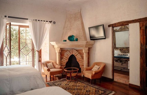Antigua Guatemala Bed & Breakfast | Boutique Zahar Stay, Pool in Antigua