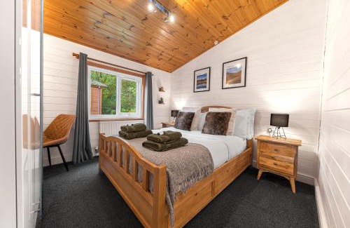 Troutbeck Bridge Ski Chalet | Bowness 45 - 2 bedroom Lake Windermere Lodge
