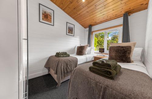 Troutbeck Bridge Ski Chalet | Bowness 45 - 2 bedroom Lake Windermere Lodge
