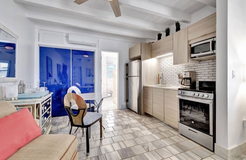Briny Breezes Apartment | Boynton Beach, Sea view beach studio 9 w large pool