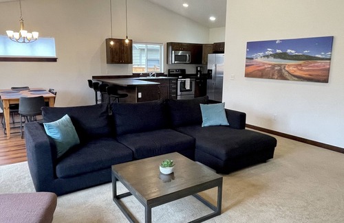 Four Corners House | Bozeman Home Base~Perfect for YOUR Winter Holiday~Spacious 3 Bedroom Home