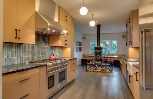 Bozeman House | Bozeman Spruce House-Fabulous historic Bozeman home just 5 blocks to Main St.