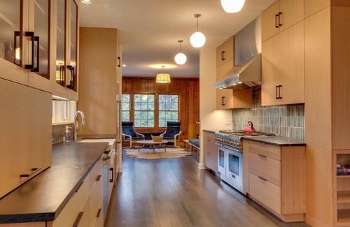 Bozeman House | Bozeman Spruce House-Fabulous historic Bozeman home just 5 blocks to Main St.