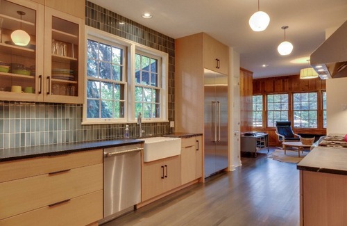 Bozeman House | Bozeman Spruce House-Fabulous historic Bozeman home just 5 blocks to Main St.
