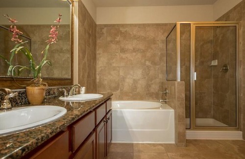 Davenport Apartment | Bp711cp Bella Piazza - Two Bedroom Condo