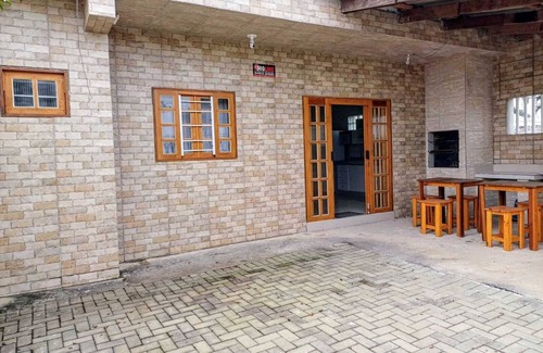Guaratuba House | House 300 meters from Balneário Coroados Beach