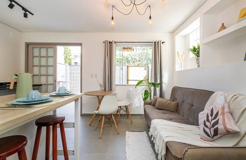 Lagoa da Conceicao Apartment | Modern and Cozy Studio in the Center of Lagoa