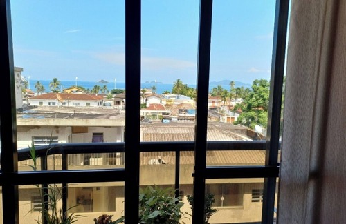 Parque Enseada Apartment | Apartment with sea view 100m from Enseada beach.