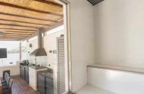 Caieira House | Cove in front of the island of Caras