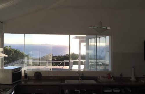 Joao Fernandes Villa | Mansion in João Fernandes - Beachfront