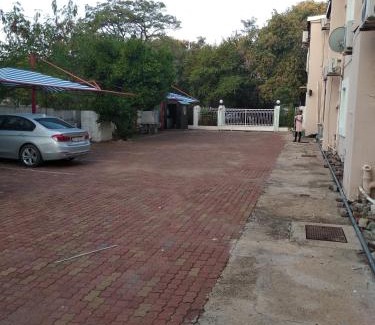 Gaborone Bed & Breakfast | Brackendene Lodge