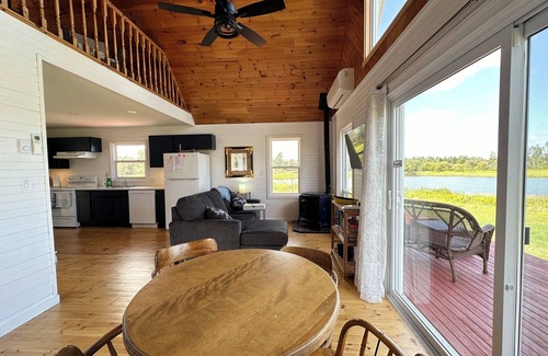 Brackley Beach Cottage | Brackley Rose- Charming Water Front Cottage In Brackley, Minutes To Beaches
