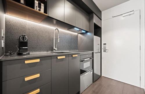 Braddon Apartment | Braddon Studio: Parking & BBQ
