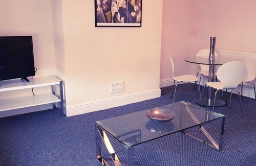 Clayton House | Bradford Hidden Gem - Free Parking