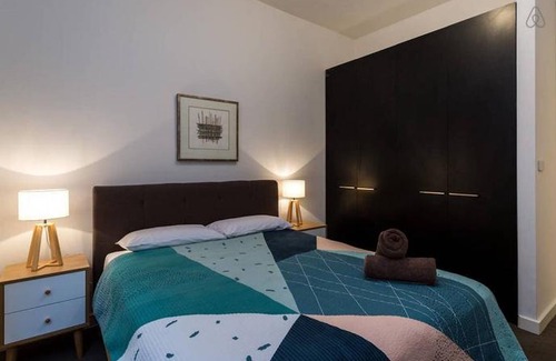 Richmond Bed & Breakfast | Bradman Modern Style A Walk To Mcg, Swan St, Cbd