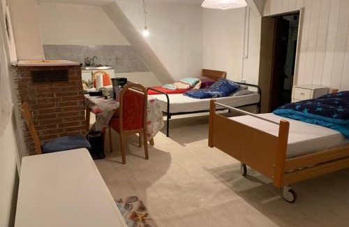 Erkeln Apartment | Brakel Monteue- Ferin Zimmer 1