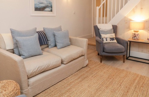 Robin Hood's Bay Cabin | BRAMBLE COTTAGE, family friendly, with a garden in Robin Hood’s Bay