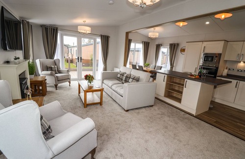 Runswick Bay Cottage | BRAMBLEWICK, pet friendly, with a garden in Staithes
