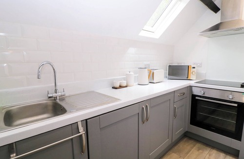 Chedworth House | BRAMLEY COTTAGE, pet friendly, with a garden in Cirencester